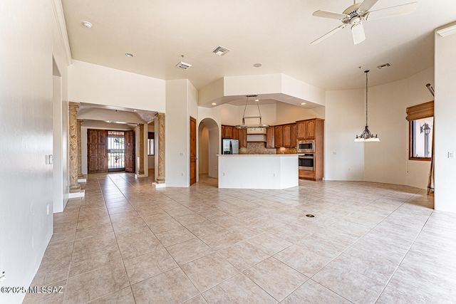 767 E Canyon Rock Road, Green Valley, AZ 85614