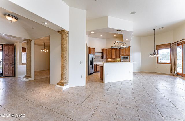 767 E Canyon Rock Road, Green Valley, AZ 85614