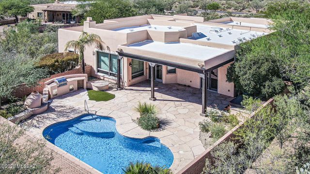 767 E Canyon Rock Road, Green Valley, AZ 85614