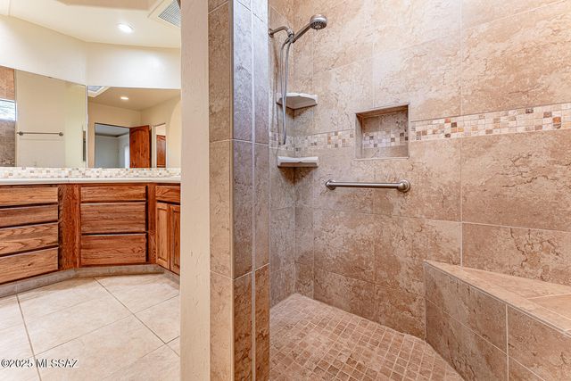 767 E Canyon Rock Road, Green Valley, AZ 85614