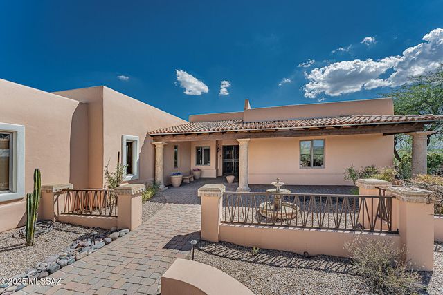 767 E Canyon Rock Road, Green Valley, AZ 85614