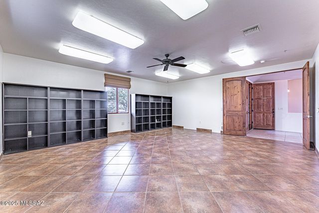 767 E Canyon Rock Road, Green Valley, AZ 85614