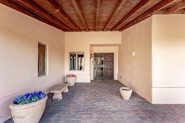 767 E Canyon Rock Road, Green Valley, AZ 85614