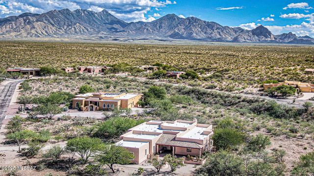 767 E Canyon Rock Road, Green Valley, AZ 85614