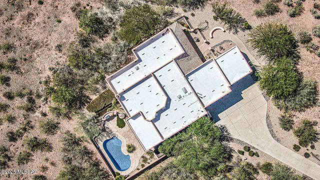 767 E Canyon Rock Road, Green Valley, AZ 85614