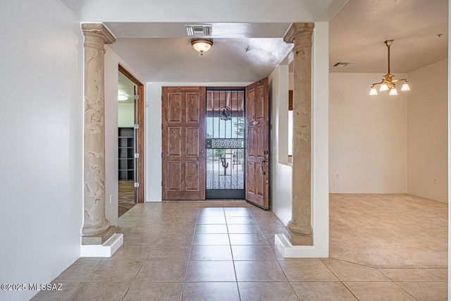 767 E Canyon Rock Road, Green Valley, AZ 85614