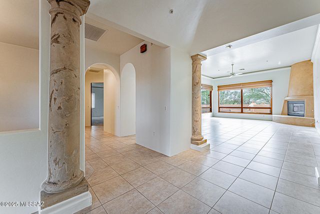 767 E Canyon Rock Road, Green Valley, AZ 85614