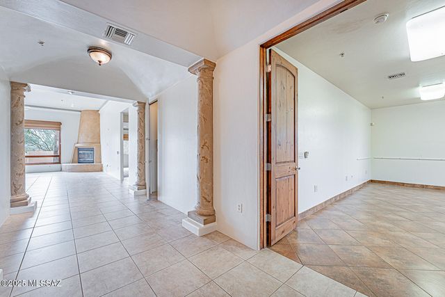 767 E Canyon Rock Road, Green Valley, AZ 85614