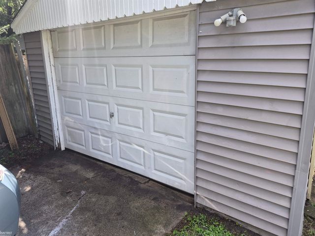 601 Lathrop Street, Lansing, MI 48912