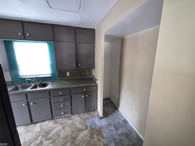 601 Lathrop Street, Lansing, MI 48912