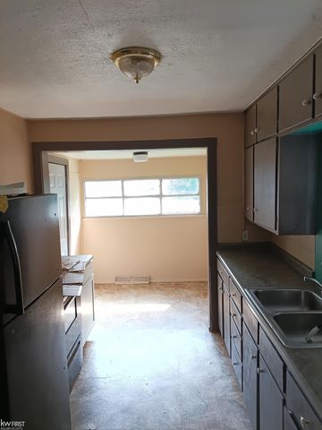 601 Lathrop Street, Lansing, MI 48912