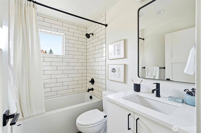 3757 SW Austin Street, Seattle, WA 98126