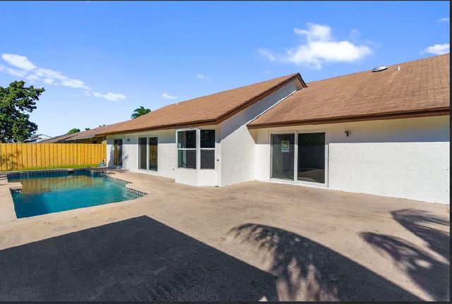 7060 NW 47th Place, Lauderhill, FL 33319