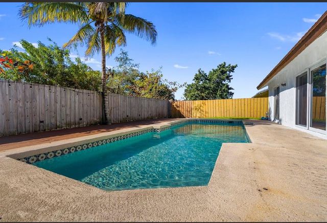 7060 NW 47th Place, Lauderhill, FL 33319