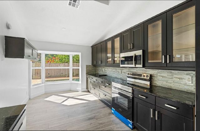 7060 NW 47th Place, Lauderhill, FL 33319