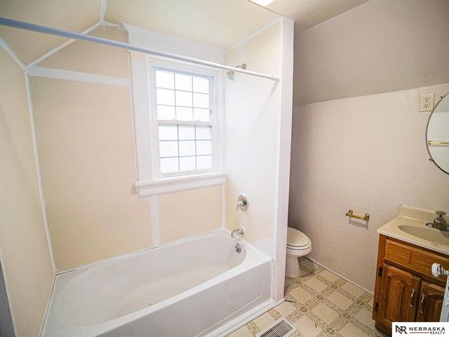 1124 N 26th Street, Lincoln, NE 68503