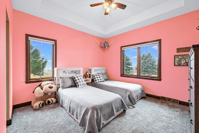 4722 W Oakwood ROAD, Franklin, WI 53132