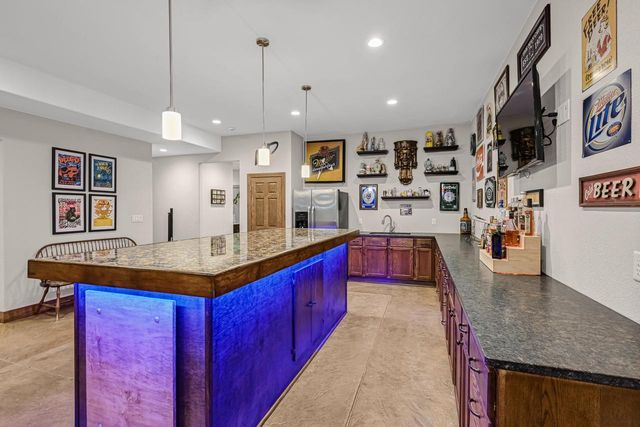 4722 W Oakwood ROAD, Franklin, WI 53132