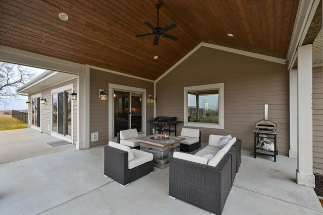 4722 W Oakwood ROAD, Franklin, WI 53132