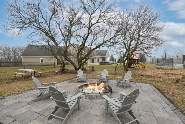 4722 W Oakwood ROAD, Franklin, WI 53132