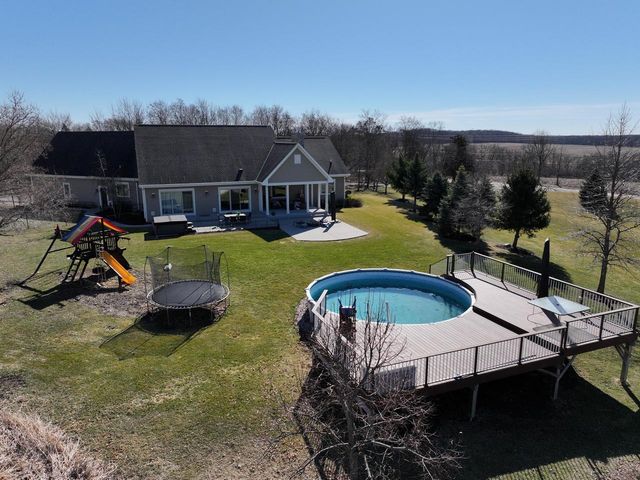 4722 W Oakwood ROAD, Franklin, WI 53132