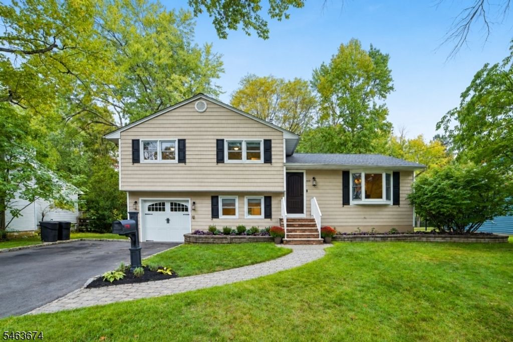 123 River Bend Rd, Berkeley Heights Twp., NJ 07922
