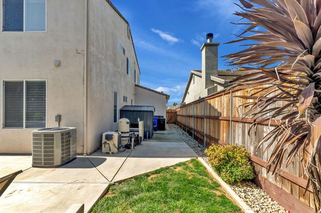 9700 Glacier Creek Way, Elk Grove, CA 95624