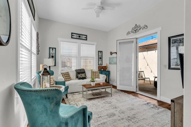 9700 Glacier Creek Way, Elk Grove, CA 95624