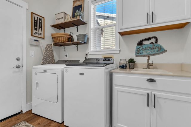 9700 Glacier Creek Way, Elk Grove, CA 95624