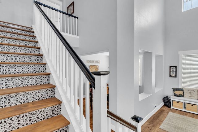 9700 Glacier Creek Way, Elk Grove, CA 95624