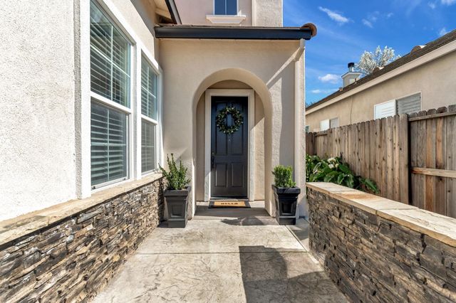 9700 Glacier Creek Way, Elk Grove, CA 95624