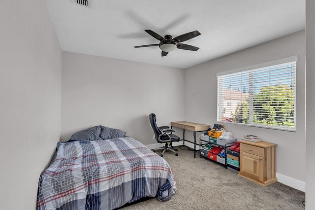 9700 Glacier Creek Way, Elk Grove, CA 95624