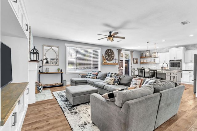 9700 Glacier Creek Way, Elk Grove, CA 95624