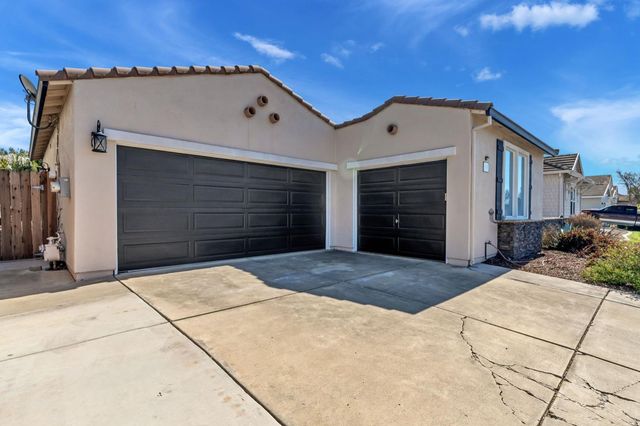 9700 Glacier Creek Way, Elk Grove, CA 95624