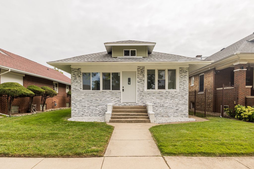 7617 S Crandon Avenue, Chicago, IL 60649 — exterior