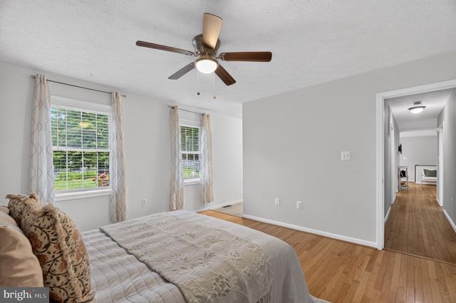 885 WILD ROSE LN, Harpers Ferry, WV 25425