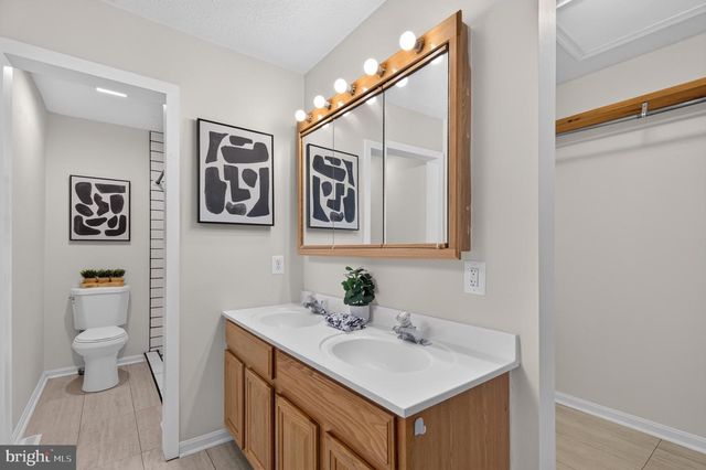 885 WILD ROSE LN, Harpers Ferry, WV 25425