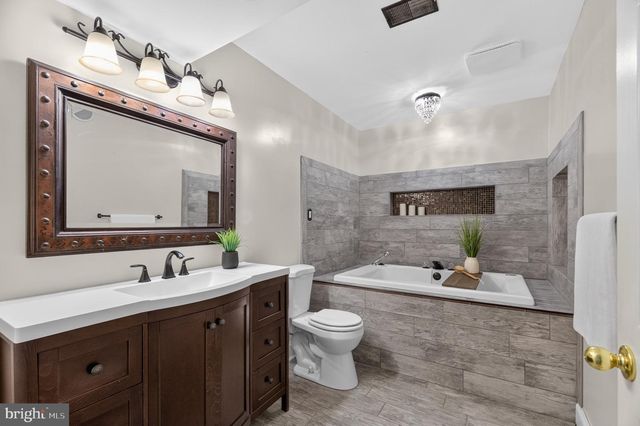 885 WILD ROSE LN, Harpers Ferry, WV 25425