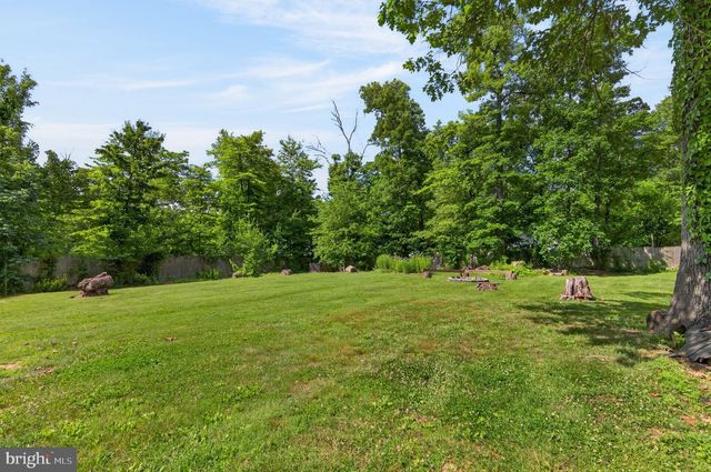 885 WILD ROSE LN, Harpers Ferry, WV 25425