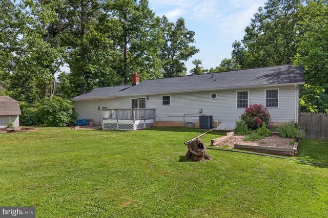 885 WILD ROSE LN, Harpers Ferry, WV 25425