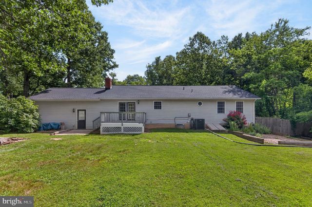 885 WILD ROSE LN, Harpers Ferry, WV 25425