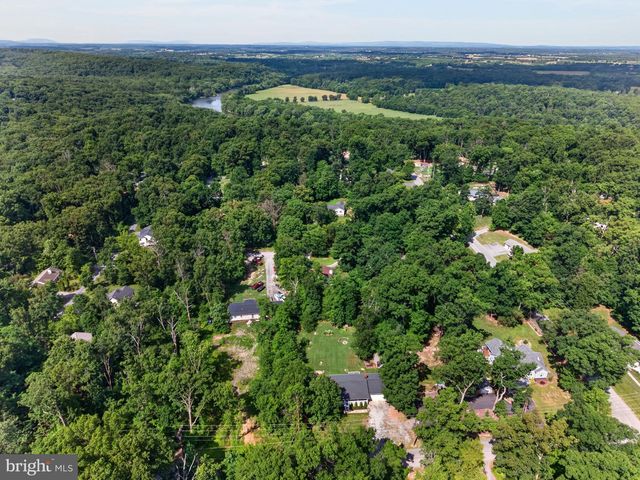885 WILD ROSE LN, Harpers Ferry, WV 25425