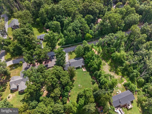 885 WILD ROSE LN, Harpers Ferry, WV 25425