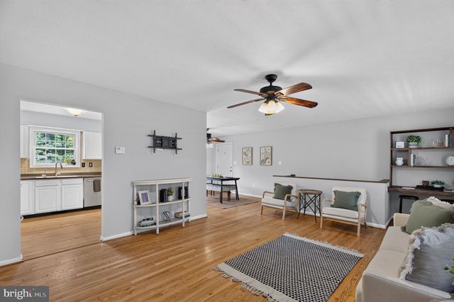885 WILD ROSE LN, Harpers Ferry, WV 25425