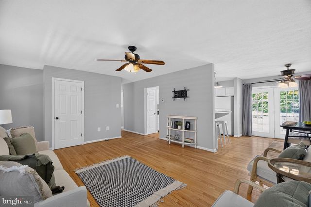 885 WILD ROSE LN, Harpers Ferry, WV 25425