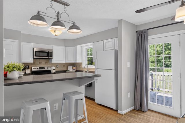 885 WILD ROSE LN, Harpers Ferry, WV 25425