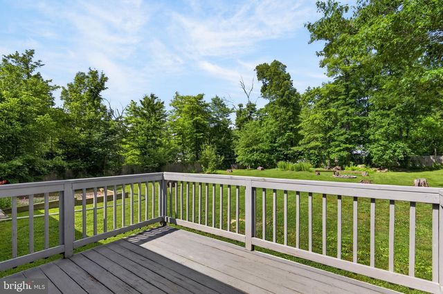 885 WILD ROSE LN, Harpers Ferry, WV 25425