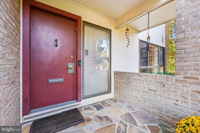 9305 FRIARS RD, Bethesda, MD 20817