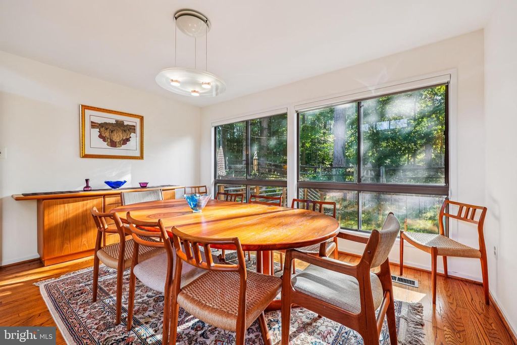 9305 FRIARS RD, Bethesda, MD 20817