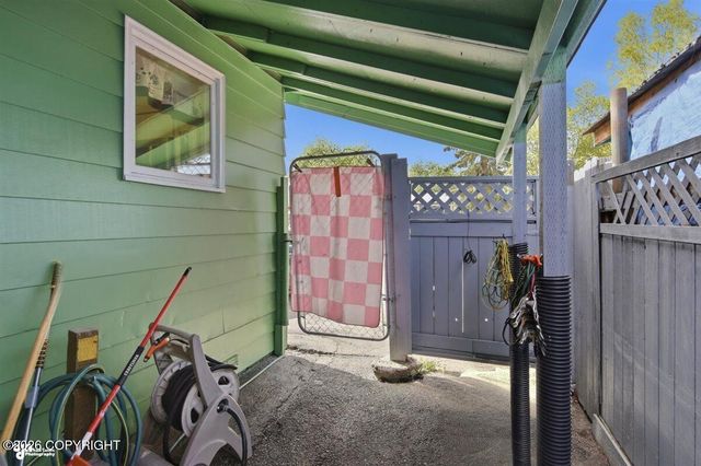835 N Park Street, Anchorage, AK 99508